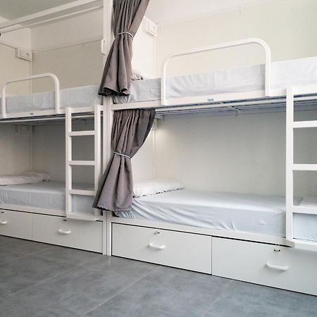 Sea Hostel Barcelona Bagian luar foto